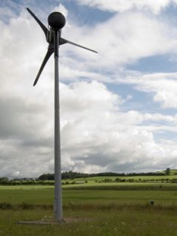 Council backs minister on wind farms